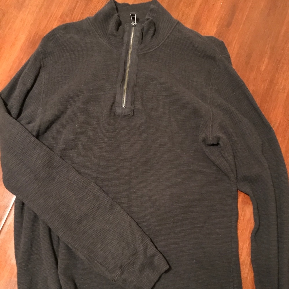 Large Calvin Klein Quarter-Zip Pullover sweater